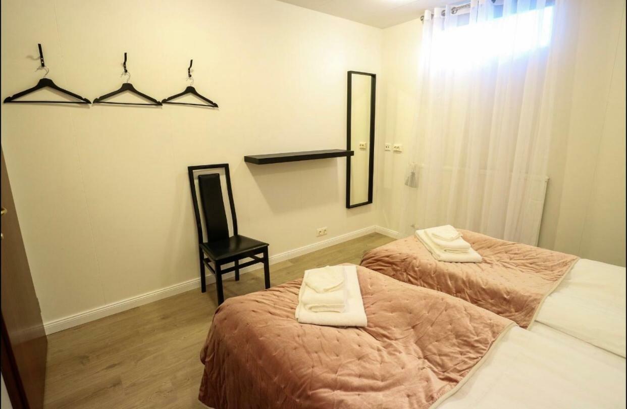10B Gamla Læknishúsið HG15108 Hotel Saudarkrokur Eksteriør billede